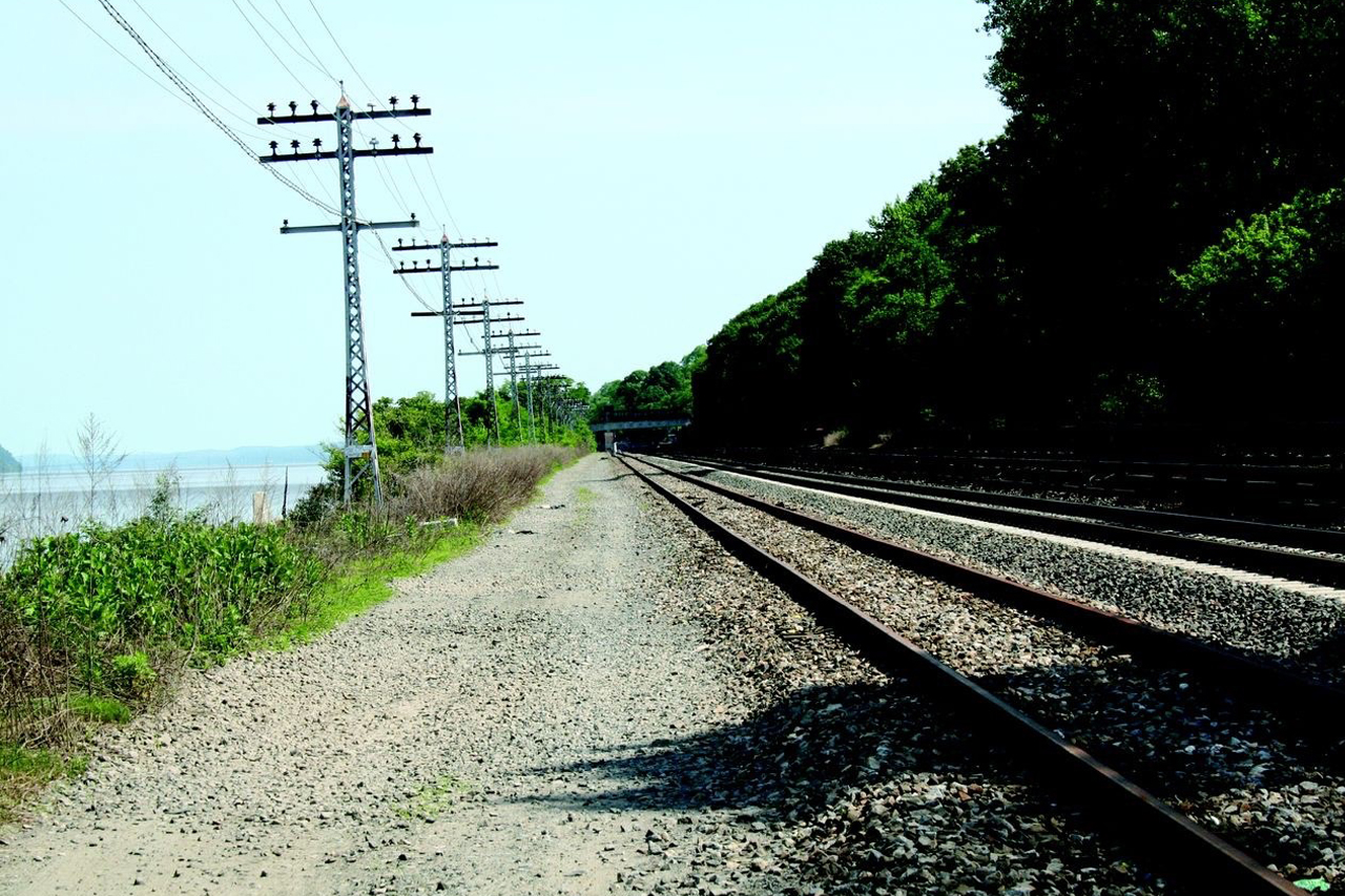 Metro North Tracks Current